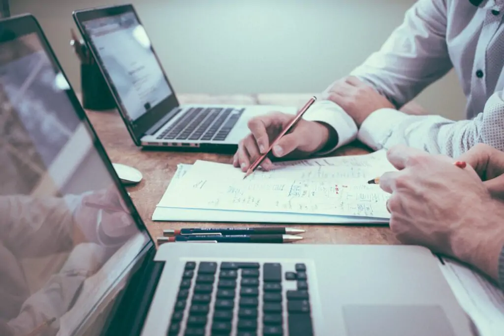accredited financial counselor vs certified financial planner